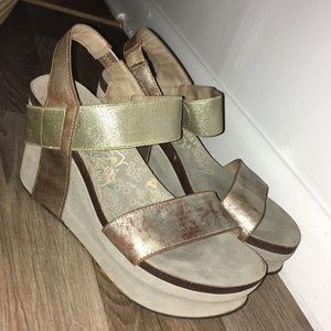 bushnell leather platform wedges